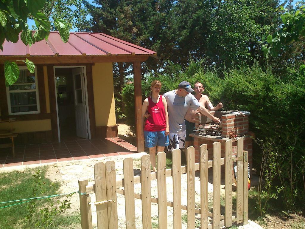 Camping Cubillas Cubillas de Santa Marta Exterior photo