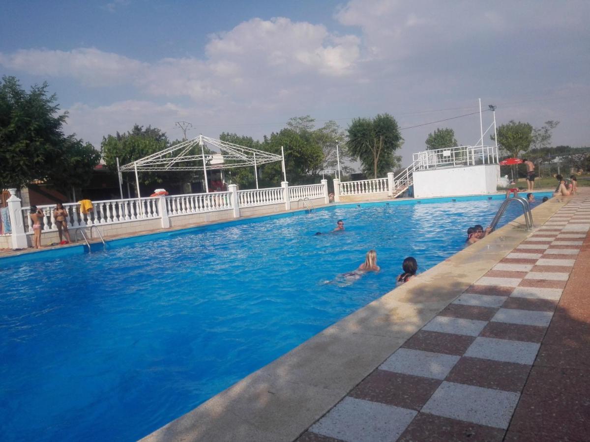 Camping Cubillas Cubillas de Santa Marta Exterior photo